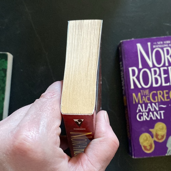 Nora Roberts 3 Book Bundle The MacGregors - Picture 9 of 14